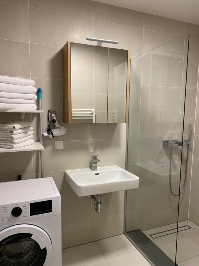 Modern Apartment With Balcony Near City Center Vienna Esterno foto
